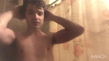 Hoy Shower Session with Niko Springs