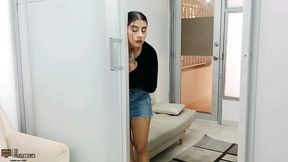 Give my stepbrother some blowjobs in exchange for something interesting - Porn in Spanish