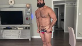 Muscle Bear webcam show in underwear and happy ending