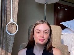 Gorgeous blonde teen Kelly Candy foot fetish