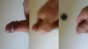 Ragazzo italiano si sega e sborra tantissimo