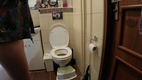 Fat stinky titty next door girl on a toilet