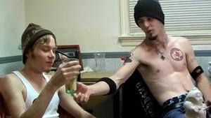 Boys-Smoking.com: Hottest straight dude digs sex scene