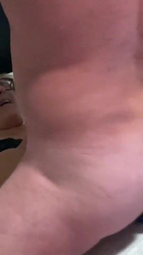 Hot MILF Gets a Quick Fuck Ending in a Huge Squirting Orgasm