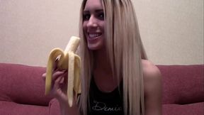 Jenny B 19 Yr Old Blonde Non-Nude SFW Webcam