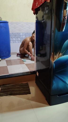 Instead of Drinking Tea at the Neighbour's Bhabhi's House, When She Was Taking a Bath, I Secretly Made a Video