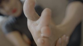 horny milf in tight black latex suit masturbates & fucks her oiled feet solo