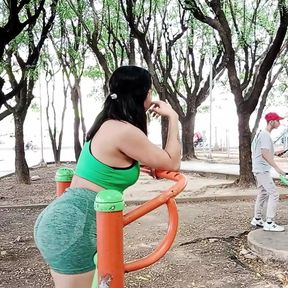 Beautiful Latina finds Liam&#039;s horny guy in the park and proposes that he fuck her pussy - Porn in Spanish