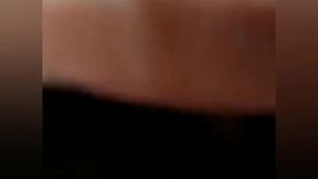 esta jovencita creyo no le doleria una doble penetracion con un platano.