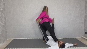 mix of karate and wrestling, with strong dominance and kicks