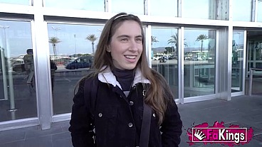 18yo, PRACTICALLY VIRGIN babe meets the big city for the first time. Carolina's porn debut!