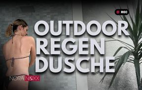 Outdoor Regendusche: Sauber, nackt und rasiert!