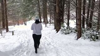 Gigantic Ass Outdoors Flashing On a Snow Day