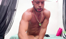 Novinha on the dick and gave her ass until she screamed