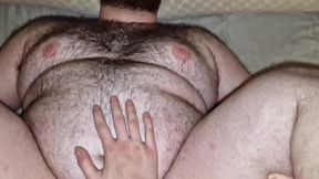 trio de tios peludos y gorditos se maman las pollas y se follan el culo