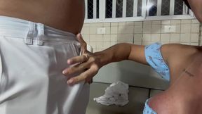 eu amo levar porra grossa na boca! da um tesao absurdo quando sinto que o leite e grosso, engulo sem frescura.