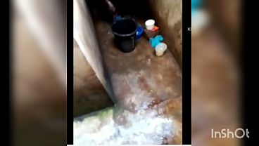 J'_ai surpris ma belle m&egrave_re dans la douche