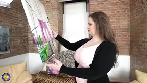 Thick Mature Woman Gets Destroyed By Younger Dude Who Doesn't Give A Damn