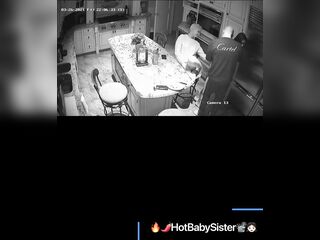(coloque em modo tela cheia)Dono de arbnb colocou câmera escondida