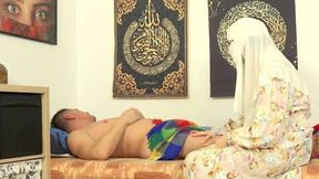 ”Beauty in niqab pleases her hubby”