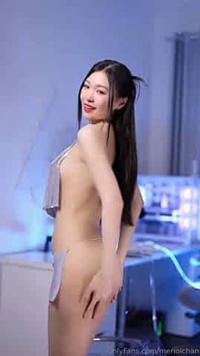 Meriol chan ride a dildo