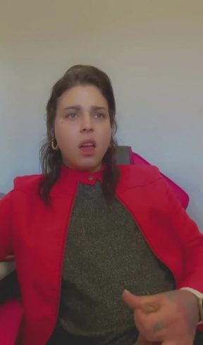 I just recorded this video jerking off watching a trans porn with double penetration