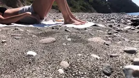 Exhibitionist girlfriend get total naked at public beach and spread her pussy