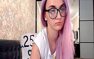 Vivacious Sexy Lady In Bed Show Her Moves Live