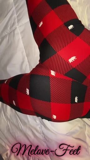 Melove Sexy Butt in Tight Red & Black Pants