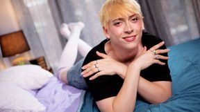 BLONDE vs BLACK! Femboy Io takes HUGE BBC!