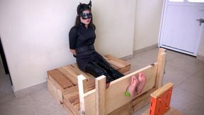 Catwoman Foot Roasting [4K Remaster]