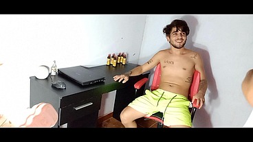 SO PARA QUEM E SUBSCRITO NO MEU CANAL AQUI DO X ---> COMPLETO NOVINHA NO PELO COM NOVINHO NO STUDIO DELE