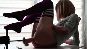 Curvy girl gets stretched by a smashing machine with an anal dildo