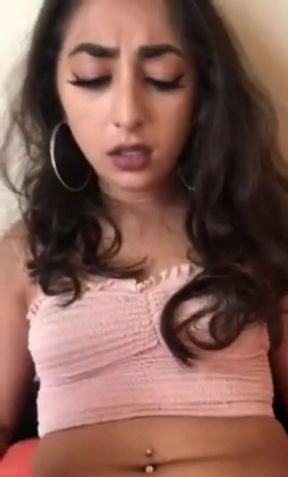 Desi amateur indian shows off her big ass and tits