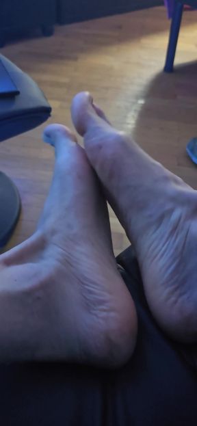 Do you like my feet?