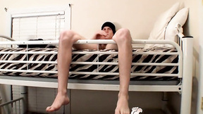 Homo rubs his bushy feet & meat on the bunk bed solo