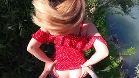 Smarrita non riesce a camminare sesso rischioso mi succhia il cazzo e sborro sul suo viso (ITALIANO)