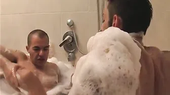 Israeli twink enjoys big dick anal and blowjob in bathtub