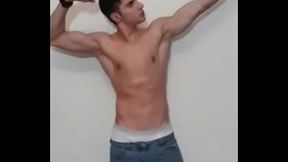 Eurohunk Jared Shaw undres and eat his load