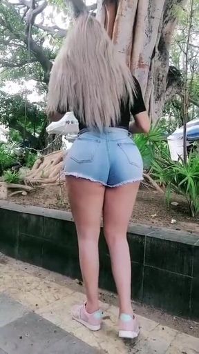 Tranny on vacation having sex on the beach
