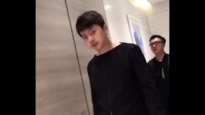 帅哥厕所