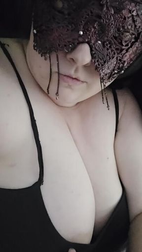 I love rubbing and sucking my big nippled boobies.🤭