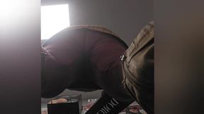 Working MILF Upskirt