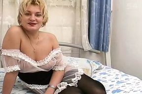 Sexy German lady in stockings gets her pussy smashed