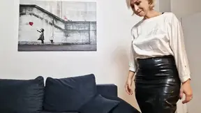 Big inflatable dildo in my muff again