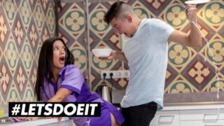 Bro knuller Jade Presleys store rumpe analt til hun får orgasme