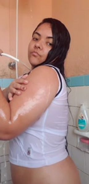 Dancing and Wetting my Arm in the Bath - Part 1/2