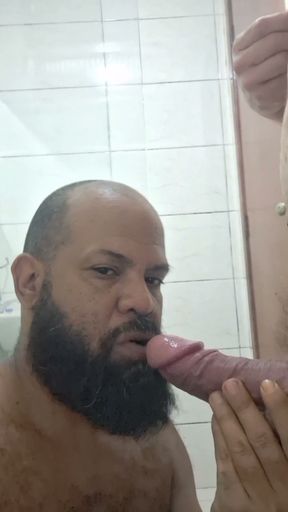 Sucking the thick and big-headed cock, full of cum in the motel.