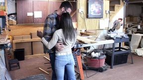 Tiny Black Teen Sucks Carpenter′s Massive White Cock🍆