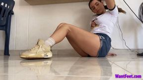 Rosita Sweaty Sneakers - HD MP4